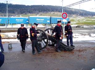 Batterie 13 du Canton de Fribourg, prête aux tirs !