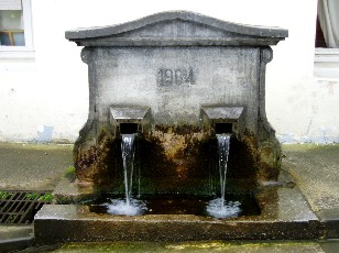 Très bonne eau et d'un bon milléssime...
