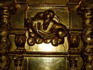 Dieu le Père au centre du Tabernacle