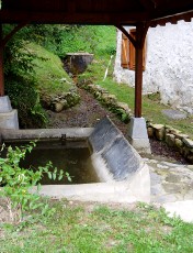 Ancien lavoir région Beaudéan