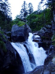Magie et Beaut� de la Nature au Pont d'Espagne ! Cascade du Cerisey le matin.